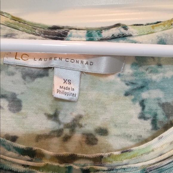 XS Lauren Conrad top - Picture 2 of 3